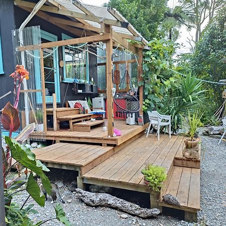 Gumboot Paradise Eco Stay Barrytown Екстер'єр фото
